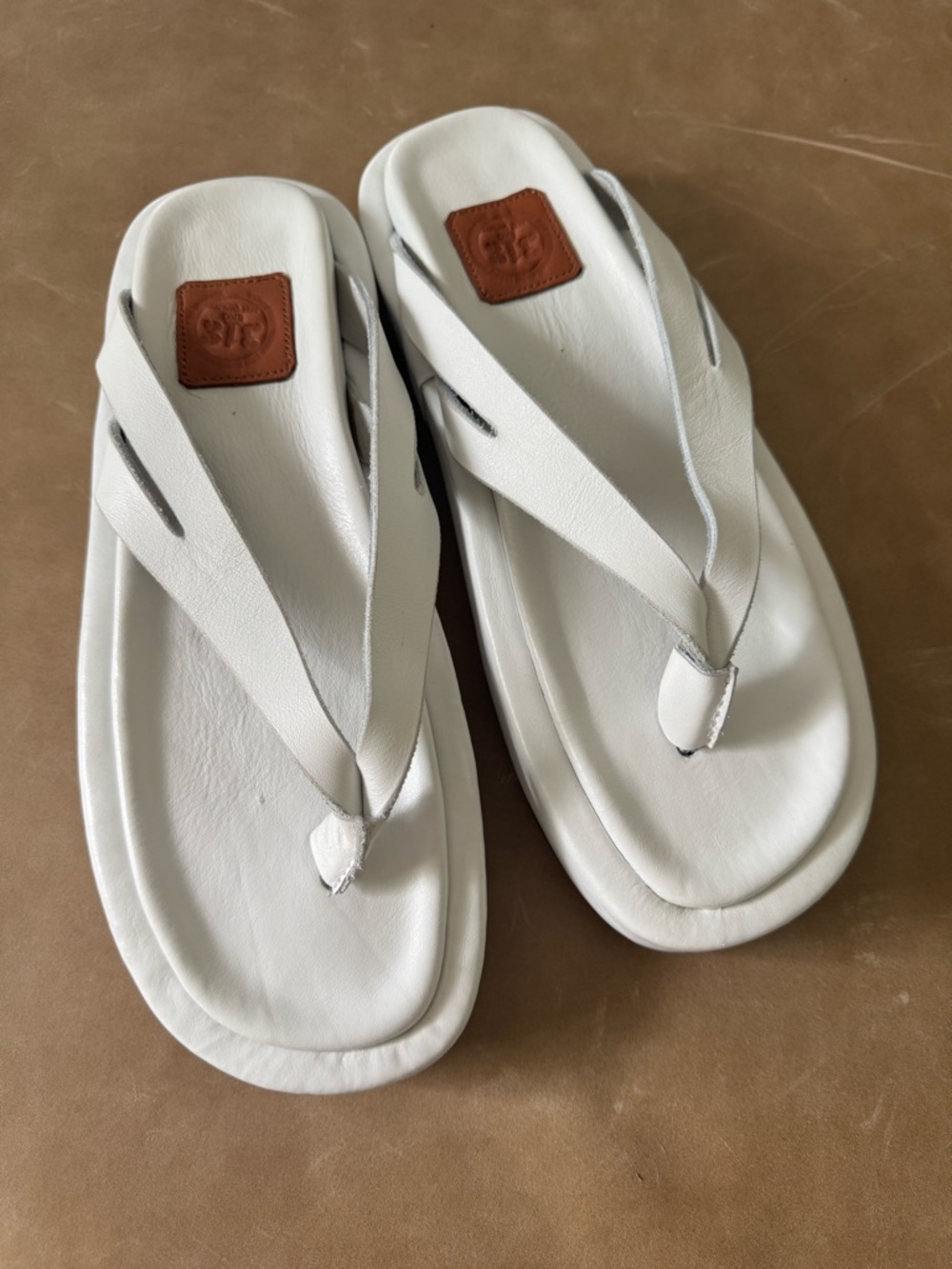 313EKO White Leather Flip Flop Sandals with Brown Logo Patch Sz 9